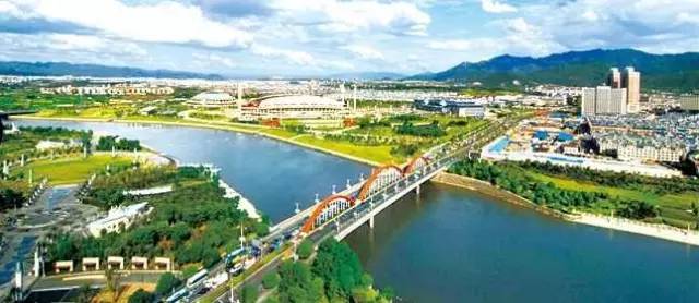 東方龍商務(wù)與浙江金義都市新區(qū)簽訂委托招商引資合作協(xié)議