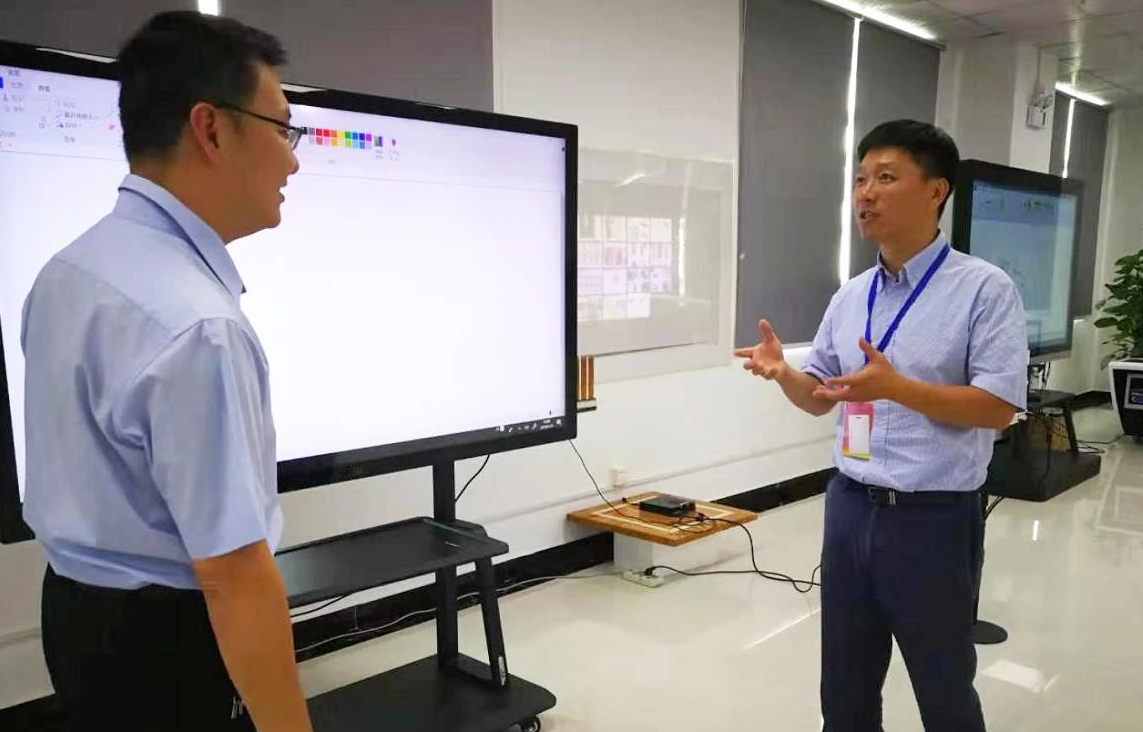 深圳分公司陪同政府園區(qū)對接考察高端觸摸屏投資選址項目方，高效推進(jìn)項目選址落地