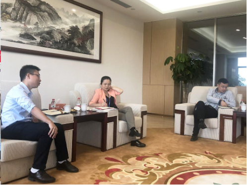 陪同政府園區(qū)對(duì)接考察高端包裝戶外型材投資選址項(xiàng)目，持續(xù)加大優(yōu)質(zhì)項(xiàng)目對(duì)接力度