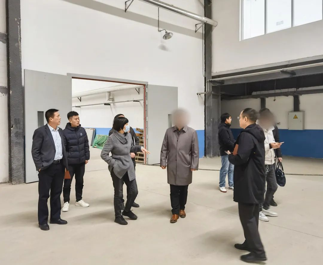 高新技術(shù)企業(yè)，知名品牌供貨商，產(chǎn)品暢銷全球！山東某地方政府與高檔婚紗禮服布料擴建投資選址項目方成功簽訂投資協(xié)議